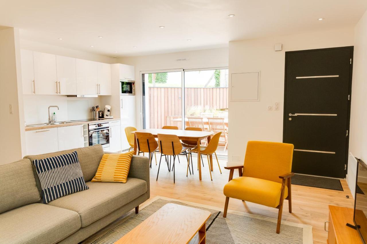 Residence Du Phare - 4 Appartements - 2 Chambres - Vue Mer Ou Terrasse コンブリ エクステリア 写真