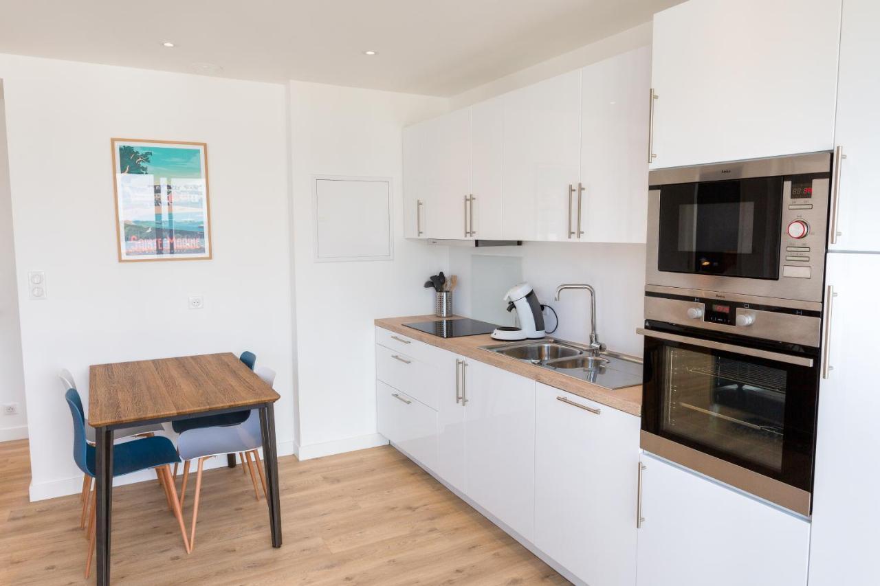 Residence Du Phare - 4 Appartements - 2 Chambres - Vue Mer Ou Terrasse コンブリ エクステリア 写真