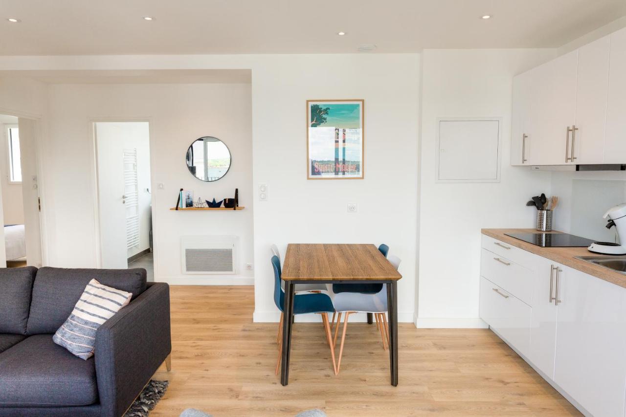 Residence Du Phare - 4 Appartements - 2 Chambres - Vue Mer Ou Terrasse コンブリ エクステリア 写真